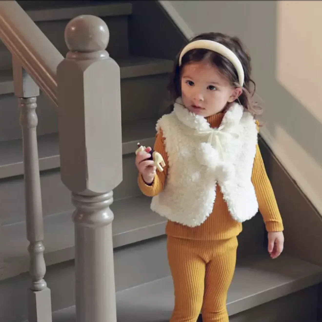 Cloud Pompom Gilet (Ivory)