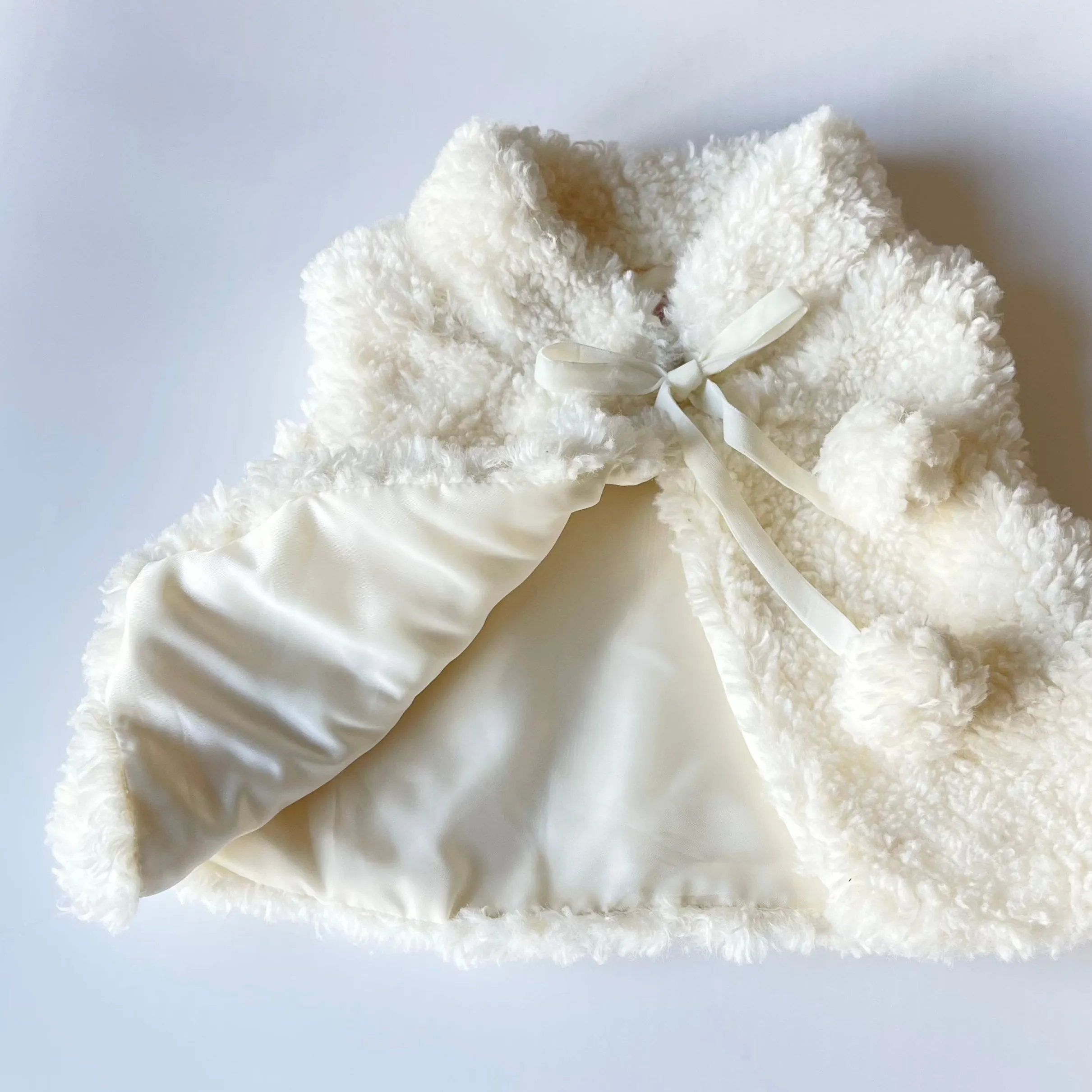 Cloud Pompom Gilet (Ivory)