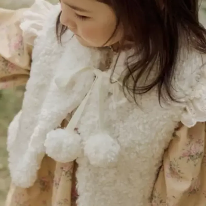 Cloud Pompom Gilet (Ivory)